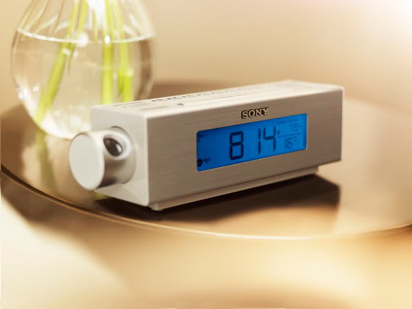 Multifunkcni Radiobudik Sony Icf C717pj S Promitanim Casu It Revue