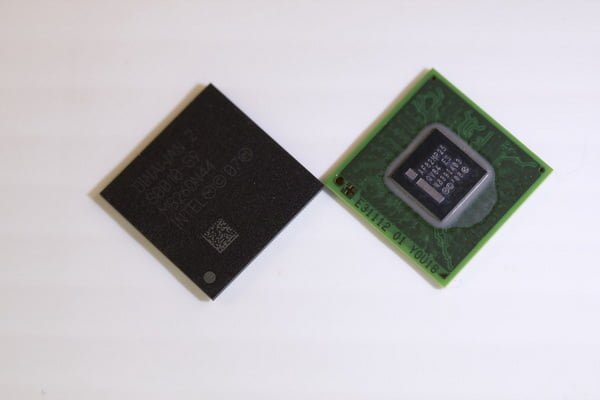 IntelAtomProcessorZ6xx(Lincroft)and_PlatformControllerHub_package2
