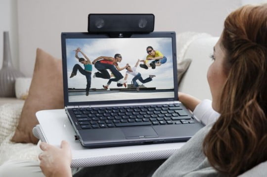 Logitech Laptop Speaker Z205 Lifestyle