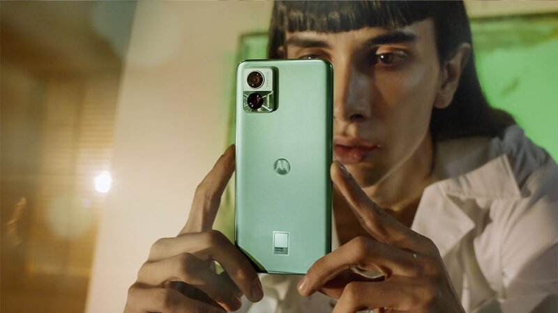 chytrý telefon smartphone motorola edge 30 Neo spolupráce Motorola a Pantone