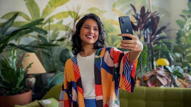 chytrý telefon smartphone Motorola moto e22i