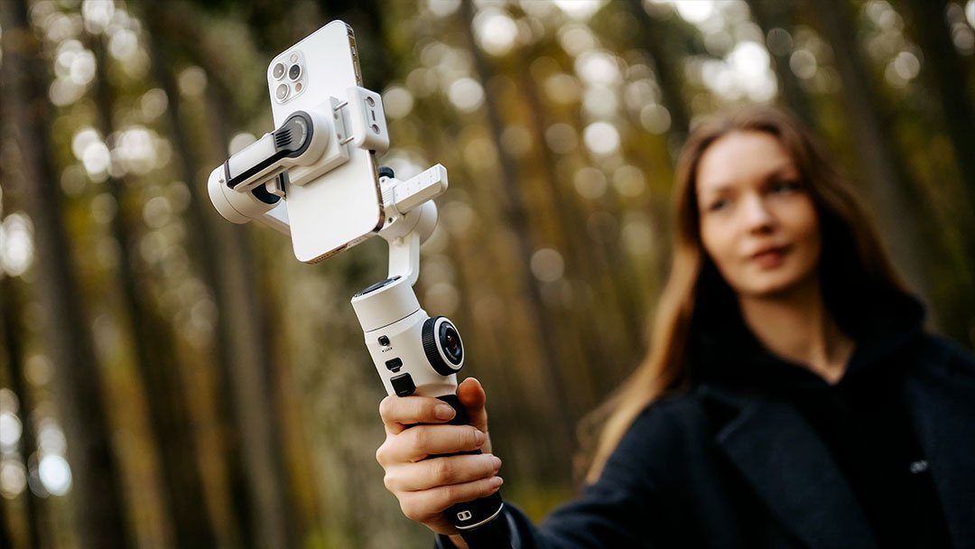 Zhiyun představil nový gimbal pro mobilní telefony Zhiyun Smooth 5S - IT  Revue