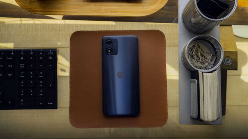 telefon motorola moto e13 cena