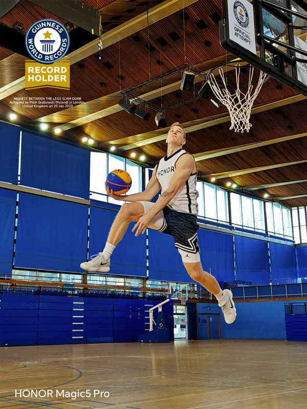 HONOR Magic5 Pro Guiness World Record Partner photo