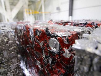 Recyklace odpad hliník Den země Hell Energy