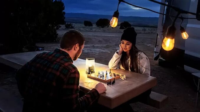 Varta_Lantern_L30RH_001 odolná lucerna s powerbankou VARTA Outdoor Ambiance Lantern L30RH cena