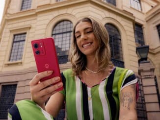 telefon smartphone motorola edge 40 viva magenta cena