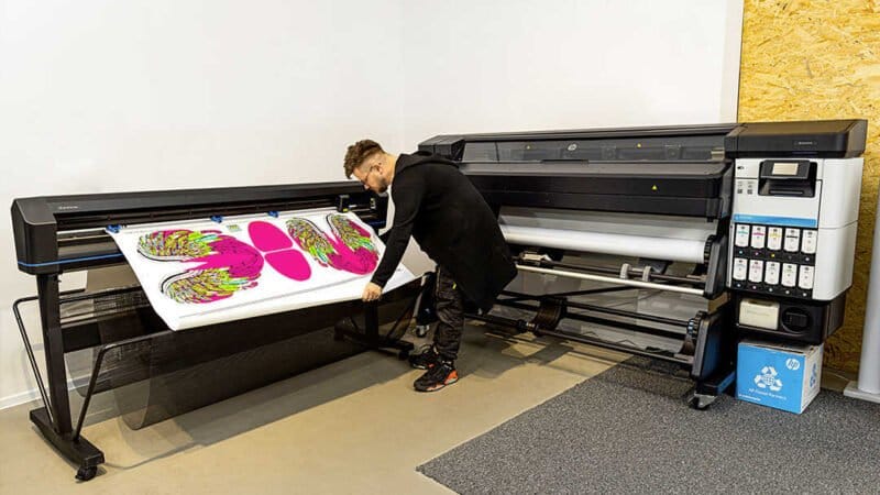 velkoformátová tiskárna s bílým inkousem HP Latex 630W