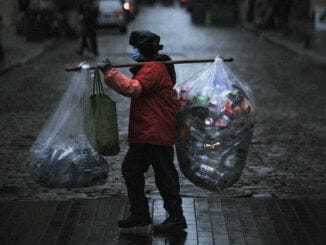 recyklace hliník plechovka plechovky hell energy