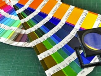 motorola telefon barvy výběr průzkum