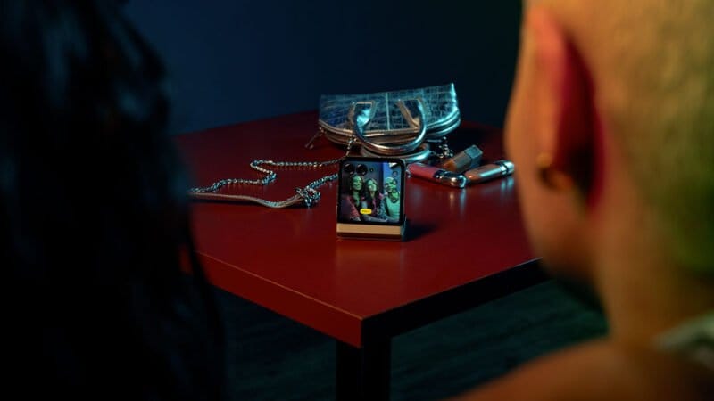 chytrý skládací telefon motorola razr 50 specifikace cena