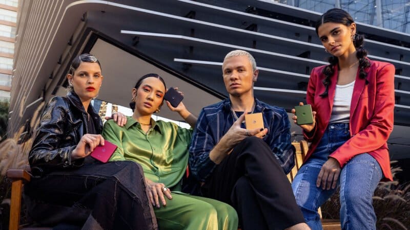 chytrý skládací telefon motorola razr 50 ultra specifikace cena