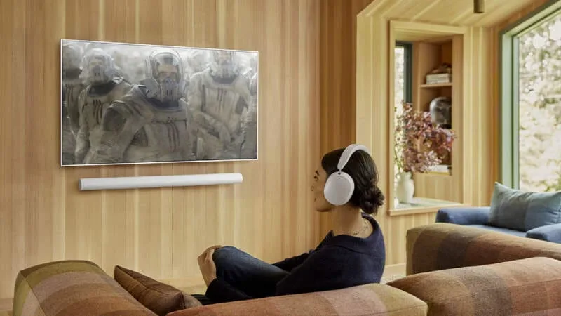 nový soundbar Sonos Arc Ultra, sluchátka Sonos Ace